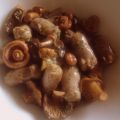 Bolets amb salsitxes, all i julivert.