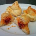 NUDOS DE HOJALDRE CON CHORIZO
