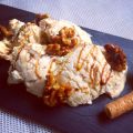 Helado de queso mascarpone, nueces y caramelo