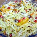 Ensalada frutal de col blanca con 
