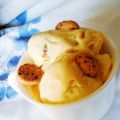 Helado de vainilla y galletas