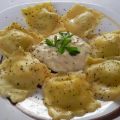 RAVIOLIS RELLENOS DE QUESO CON SALSA TÁRTARA