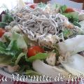 Ensalada con endivias, gulas y gambas