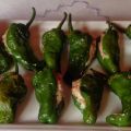 Pimientos de Padrón rellenos de butifarra