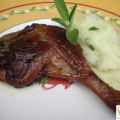 MUSLOS DE PATO CONFITADOS A LA SALVIA Y MIEL