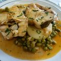 Merluza a la gallega con ajada de pimentón.