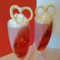 Copa de gelatina y crema de fresas