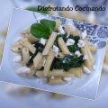 Macarrones con espinacas y queso de cabra