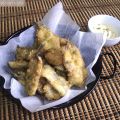 Tapita de boquerones en tempura con lima y[...]