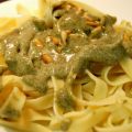 Cintas con pesto de algas