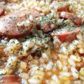 Arroz con salchichas cocidas