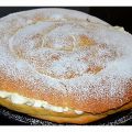 Ensaimada grande rellena de nata