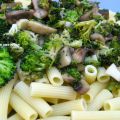 PASTA CON BRÉCOL Y PESTO DE ALBAHACA Y PEREJIL[...]