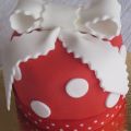 Un regalo dulce: Tarta Regalo de fondant