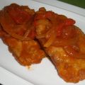 Atun con cebolla y pimientos en salsa de tomate