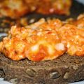 Tosta de huevo, tomate y queso