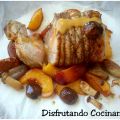 Rollo de cerdo asado con melocotones naturales