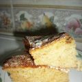 BIZCOCHO DE CLARAS CON MANZANAS