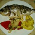 Dorada al horno con patatas y verdura