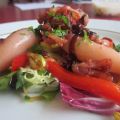 Ensalada de chipirones con fritada de verduras