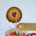 Linzer pie pops
