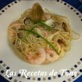 SPAGUETTIS CON GAMBAS Y ALMEJAS AL VINO BLANCO