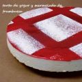 TARTA DE YOGUR Y MERMELADA DE FRAMBUESA