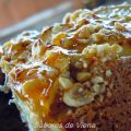 Pastel de manzana con avellanas y dátiles