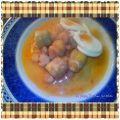 Alcachofas en salsa de pimientos