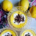 Copas de lemond curd, con crema de mascarpone y[...]