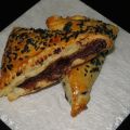 TRIÁNGULOS DE HOJALDRE RELLENOS DE CHOCOLATE
