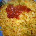 Arroz con verduras, carne y salsa de tomate[...]