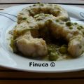 Congrio en salsa verde con guisantes frescos