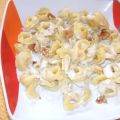 Tortellinis de queso con salsa de roquefort y[...]