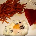 Huevos poché con batatas paja