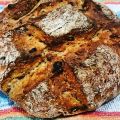 Pan: pan de centeno con semillas de lino y pasas
