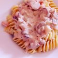 Pasta con salsa de calamar y setas variadas