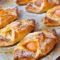 Hojaldres de albaricoque y crema pastelera