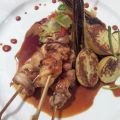 Mini brochetas de ave con salteado de verduras[...]