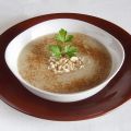 Crema de champiñones con frutos secos y especias