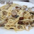 Spaghetti con setas y leche evaporada