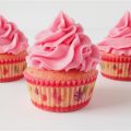 CUPCAKES DE NESQUIK DE FRESA
