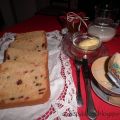 Pan dulce de pasas, cereza y canela