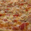 Masa de pizza y Pizza de york, cebolla y queso[...]