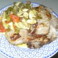 Chuletas con guarnición de verduras al horno
