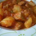 Carne en tomate con patatas