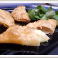 Empanadillas de salmón ahumado, piña y queso