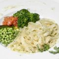 Tallarines vegetarianos con queso