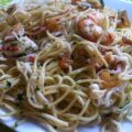Espaguettis con langostinos y txatka