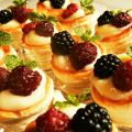Mini vol-au-vent de crema y frutos del bosque
